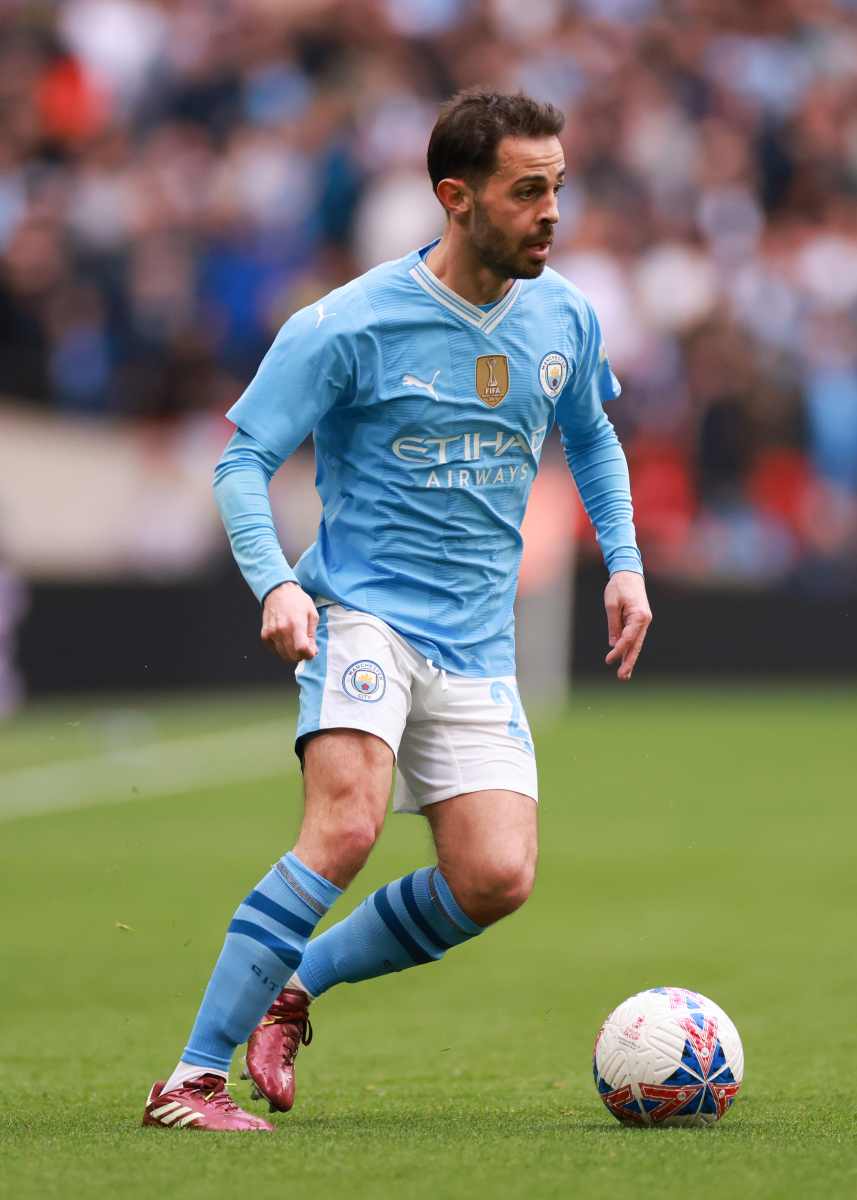 关键战足总杯焦点战,马赛完成再遭质疑,话题不断,资深球员宣示担当(陈若琳与牛骏峰连续三场一起观战) 关键战足总杯焦点战,马赛完成再遭质疑,话题不断,资深球员宣示担当(陈若琳与牛骏峰连续三场一起观战)