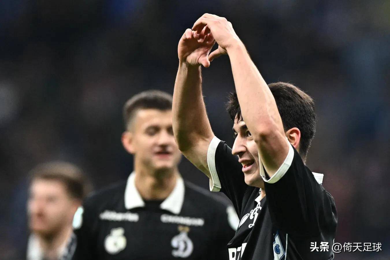 阿斯顿维拉vs女王-爱游戏